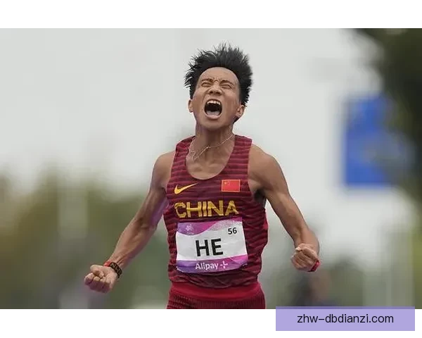 最新马拉松赛事：跑者突破纪录，全程飞奔超越瞬间